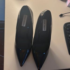 Steve Madden heels only worn once no scuff marks practically brand new